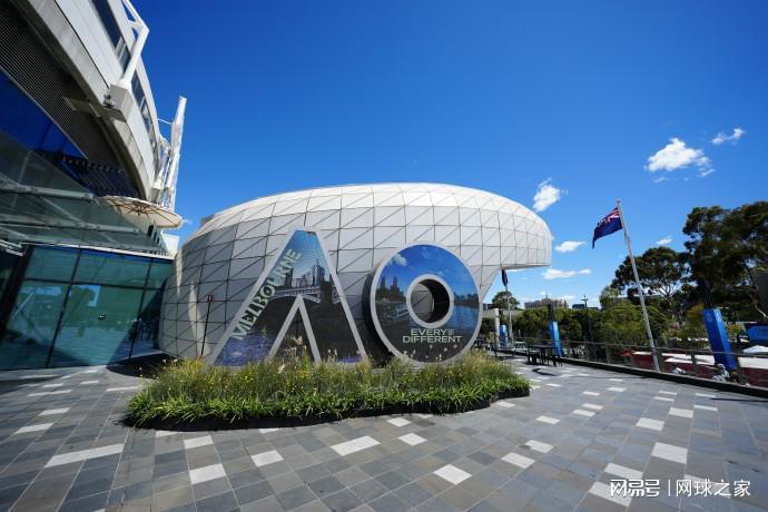 世界杯高清赛事直播地址-王美丽激战阿尼娃,卫冕冠军出局排名大跌,小白菜镜头上连画十字