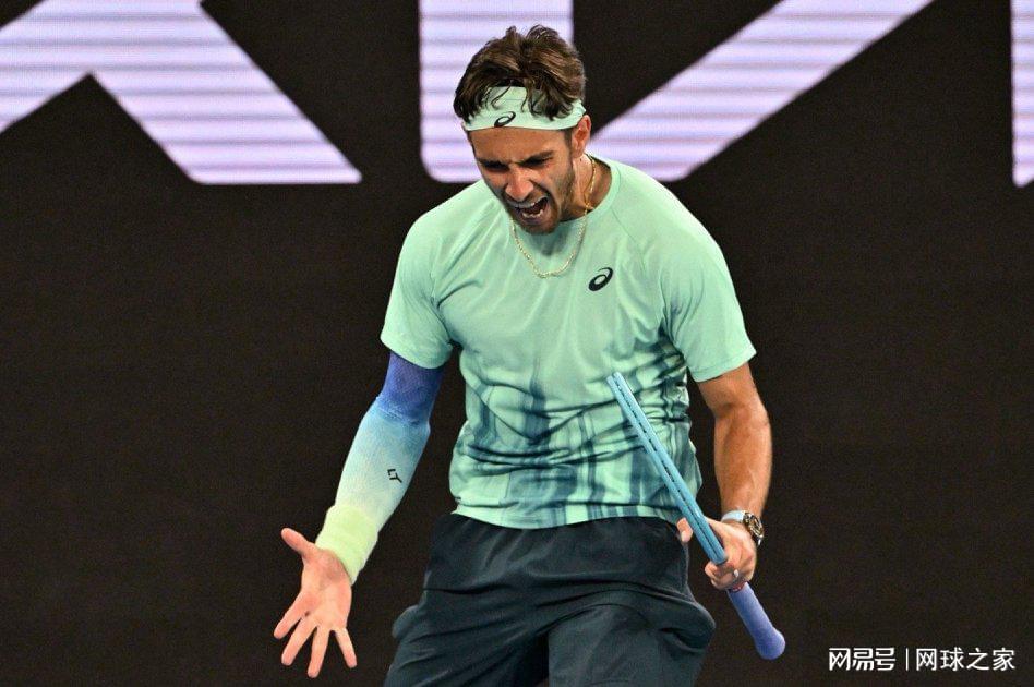 世界杯高清赛事直播地址-王美丽激战阿尼娃,卫冕冠军出局排名大跌,小白菜镜头上连画十字