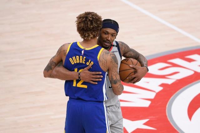 世界杯客户端升级下载-尼克斯紧盯比尔利拉德动态 乌布雷被视为重要拼图