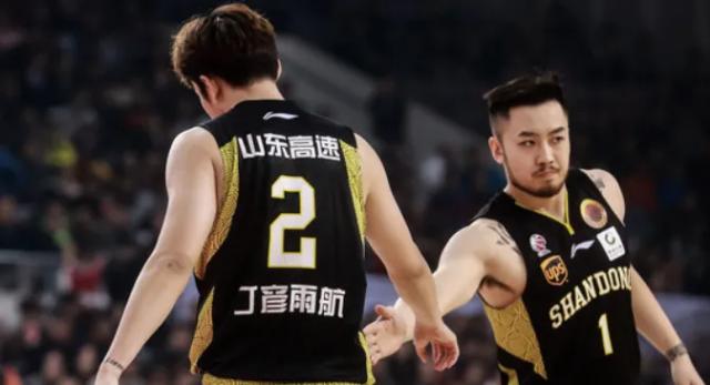 世界杯比赛在线观看平台-【夜读】大快人心！虐待小球员的青训教练被刑拘